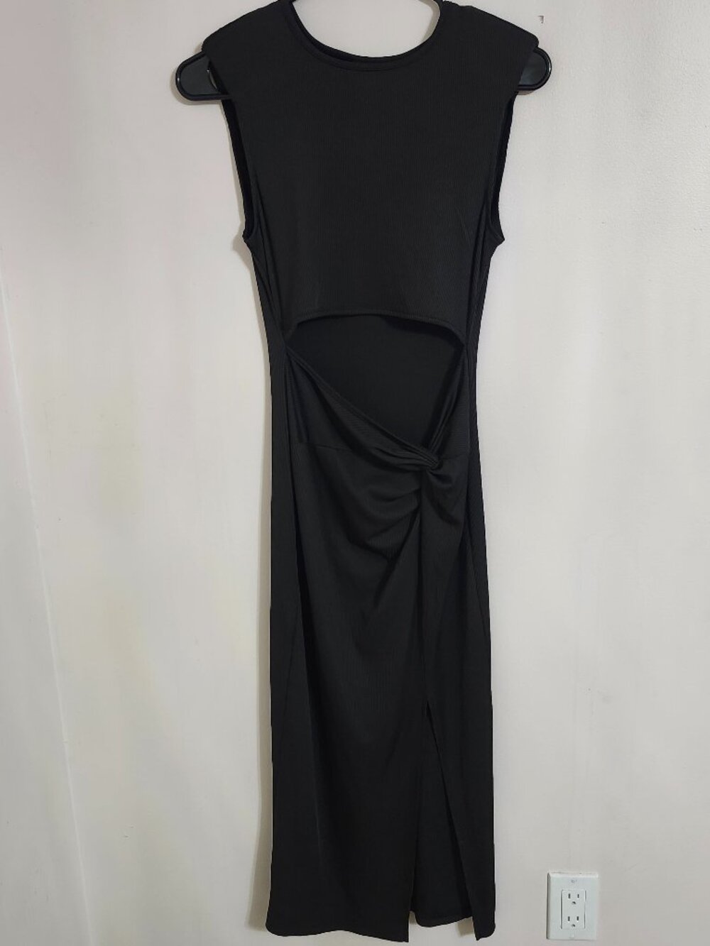 Black Twist Cutout Midi Dress | Size M